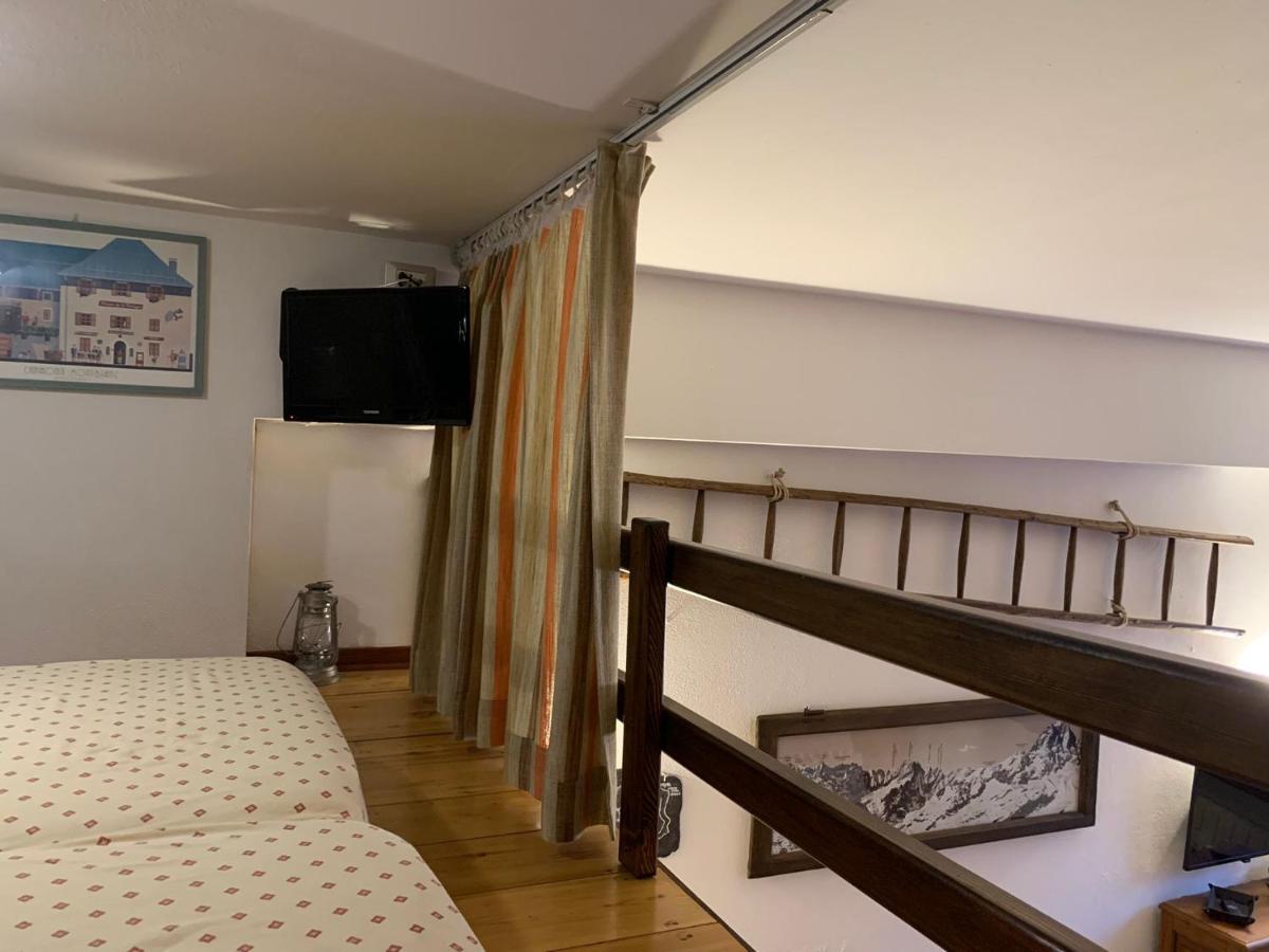 Le Petit Refuge Cervinia Apartment เบรยล์-แชร์วิเนีย ภายนอก รูปภาพ