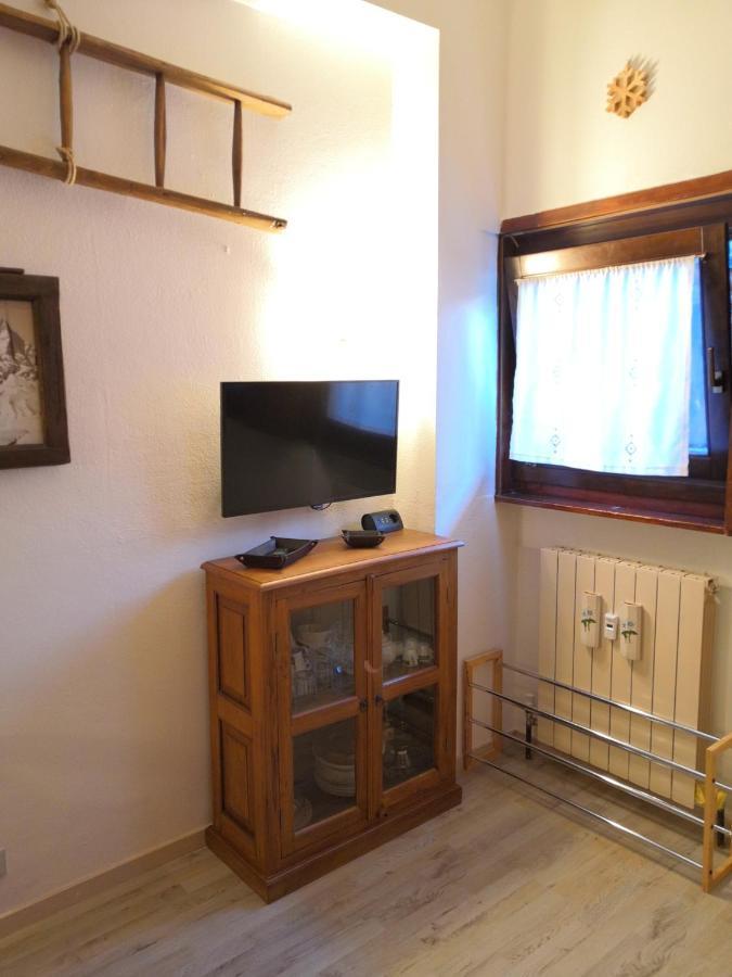 Le Petit Refuge Cervinia Apartment เบรยล์-แชร์วิเนีย ภายนอก รูปภาพ