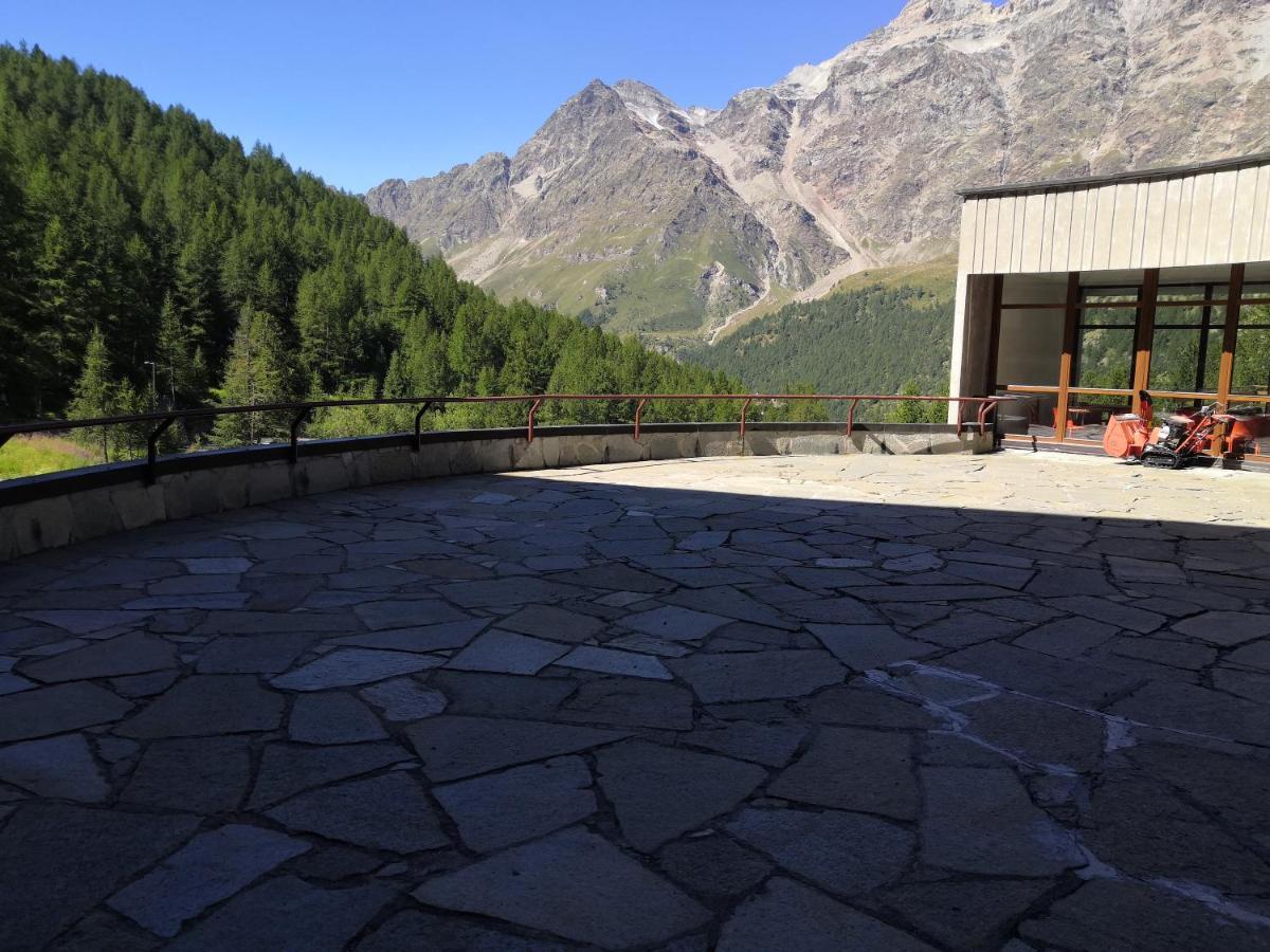 Le Petit Refuge Cervinia Apartment เบรยล์-แชร์วิเนีย ภายนอก รูปภาพ