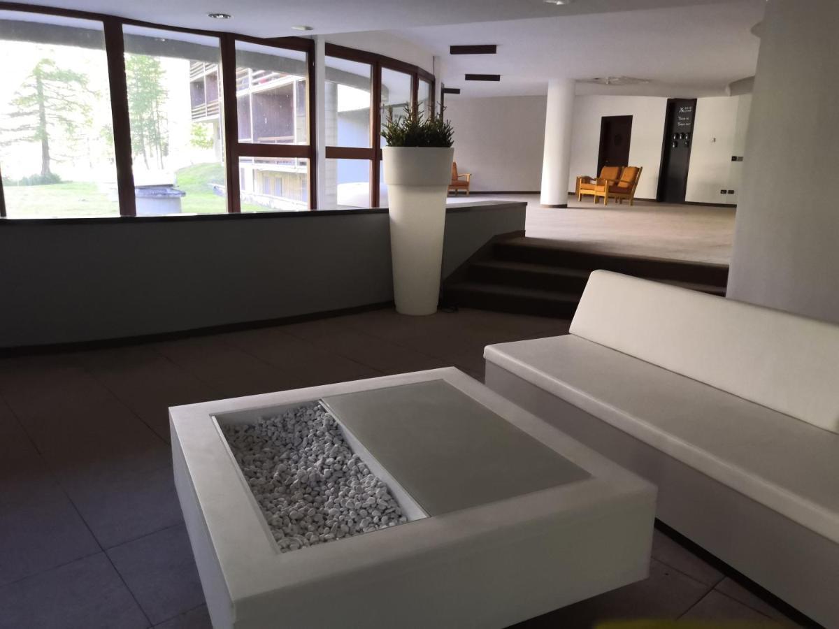 Le Petit Refuge Cervinia Apartment เบรยล์-แชร์วิเนีย ภายนอก รูปภาพ