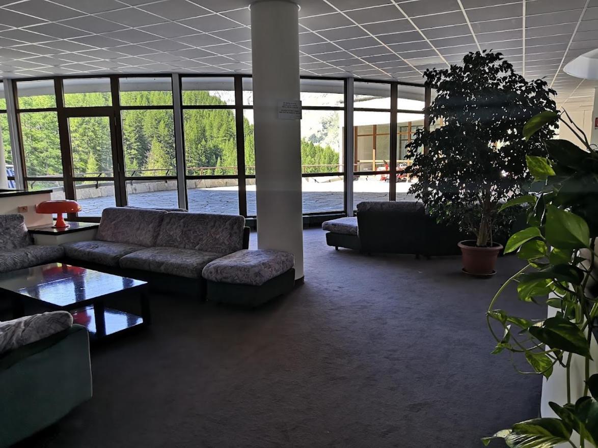 Le Petit Refuge Cervinia Apartment เบรยล์-แชร์วิเนีย ภายนอก รูปภาพ