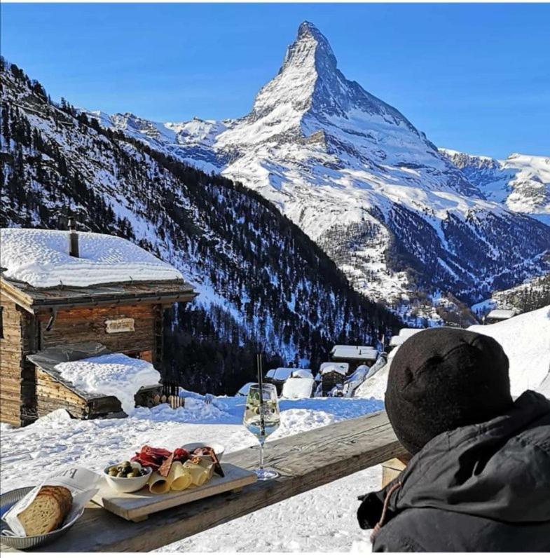 Le Petit Refuge Cervinia Apartment เบรยล์-แชร์วิเนีย ภายนอก รูปภาพ