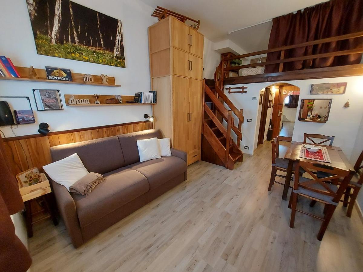 Le Petit Refuge Cervinia Apartment เบรยล์-แชร์วิเนีย ภายนอก รูปภาพ