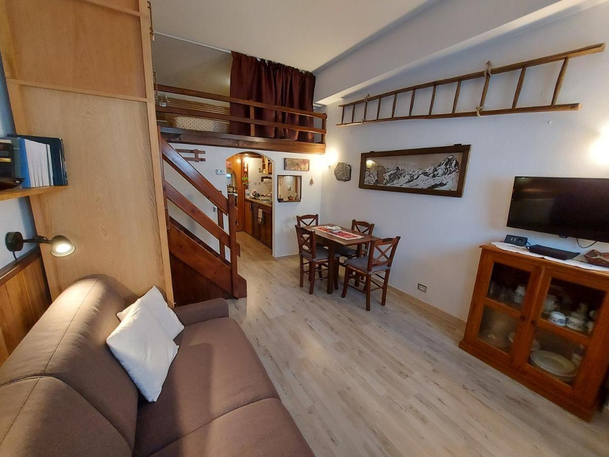 Le Petit Refuge Cervinia Apartment เบรยล์-แชร์วิเนีย ภายนอก รูปภาพ